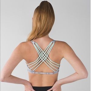 Lululemon free to be sports bra